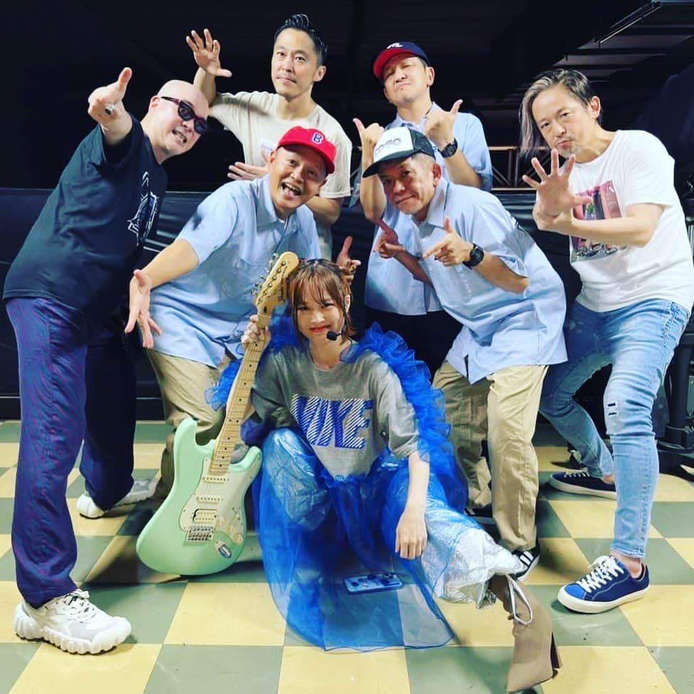 Boseさんのインスタグラム写真 - (BoseInstagram)「ライムスターのツアーにこっそり参加していたのだった。ほぼ同期のカッコいいライブを観て、やる気出ました。 #ライムスター #スチャダラパー #rei #博多 #foreveryoung」8月6日 11時54分 - bose_sdp