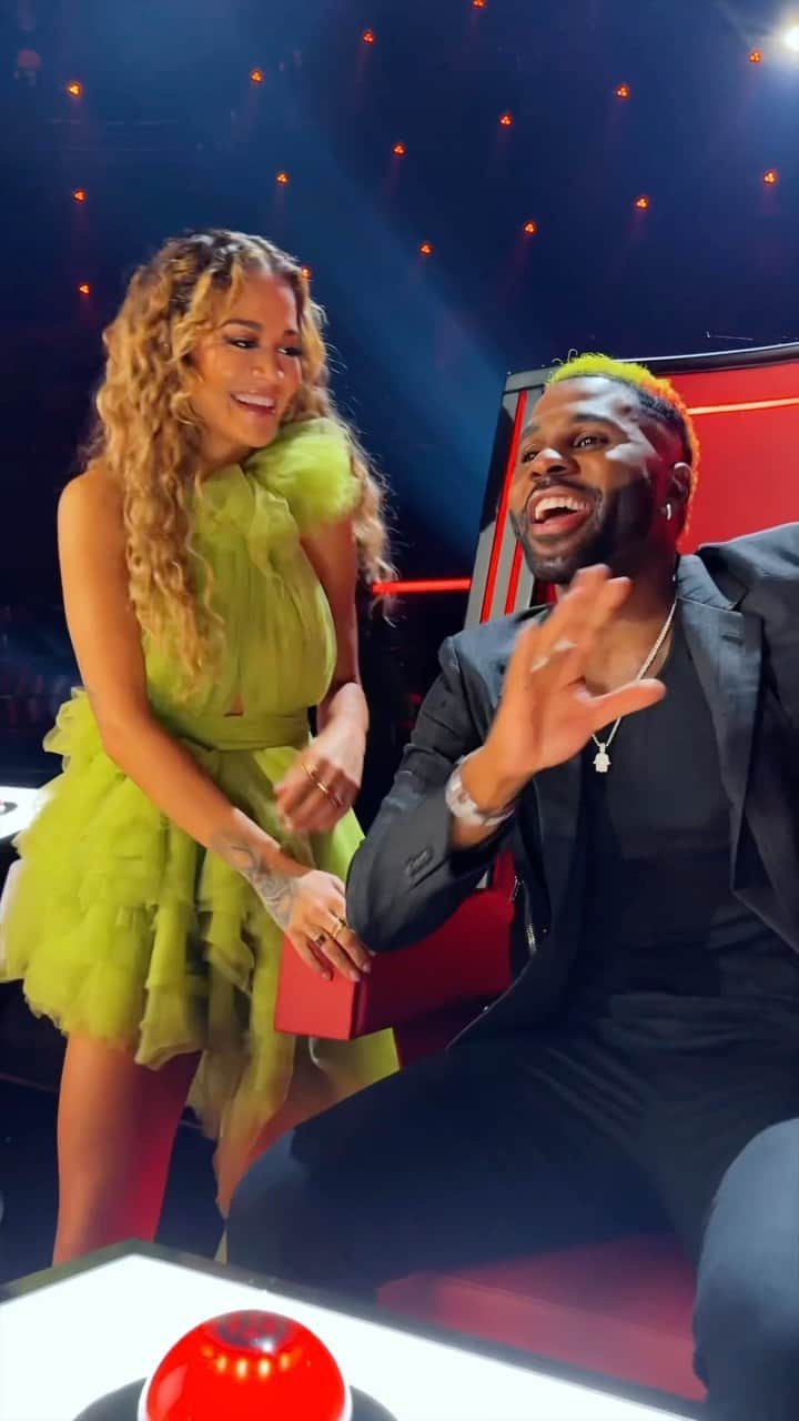 ジェイソン・デルーロのインスタグラム：「The Voice Australia airs tonight @ritaora @thevoiceau @channel7 @7plus #TheVoiceAU」