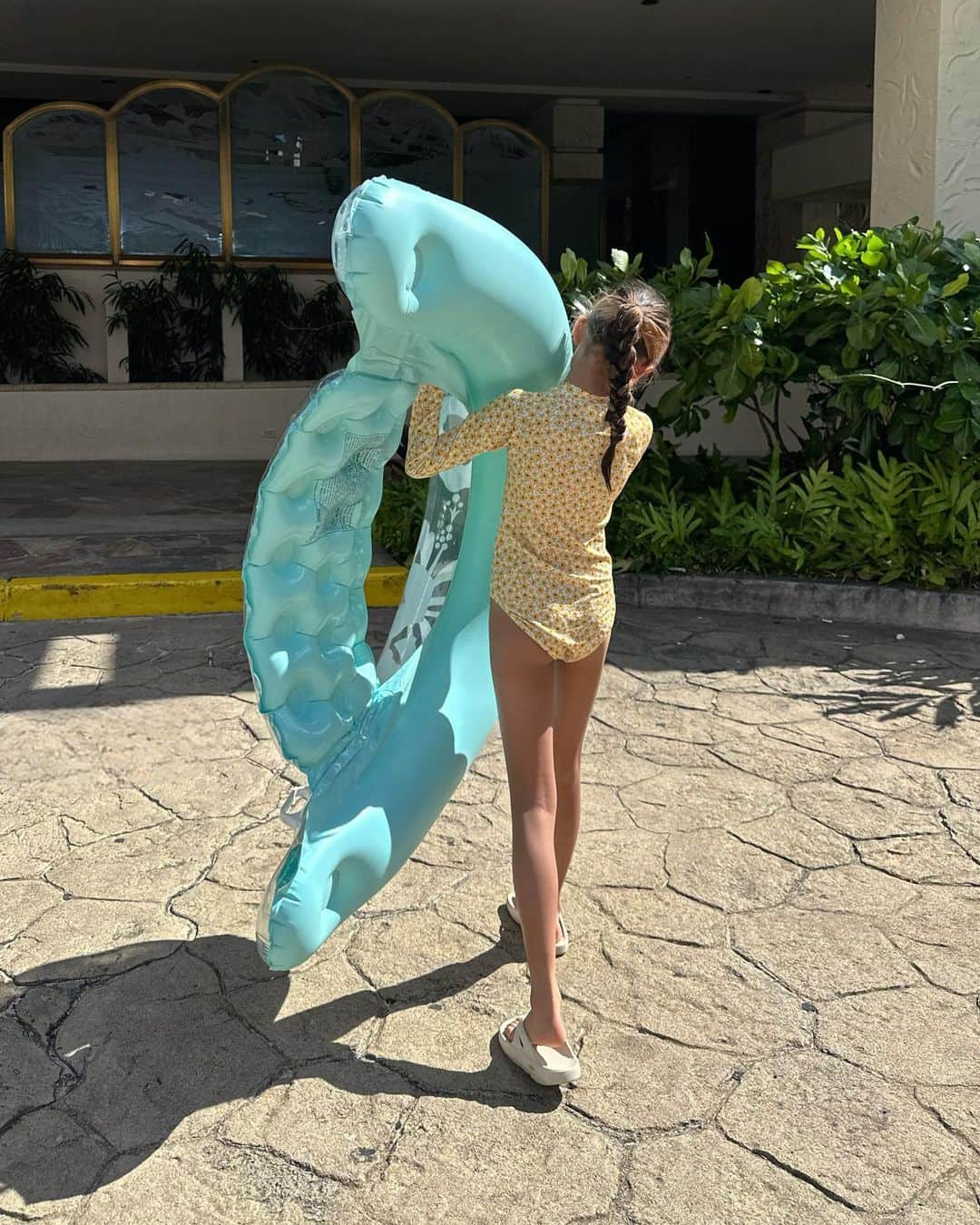 松本恵奈のインスタグラム：「この水着可愛い♡そしてこのスタイル羨ましい😂 そろそろ脚の長さ抜かされそうだ。笑 #licoco」