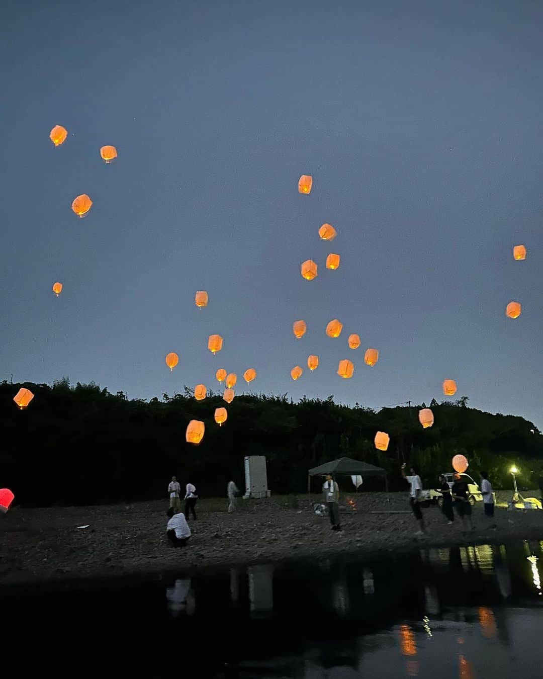 堀江貴文さんのインスタグラム写真 - (堀江貴文Instagram)「#fire #lantern #shimanto #ayu #四万十町で鮎の火振り漁体験 #ランタンが幻想的」8月6日 13時05分 - takapon_jp