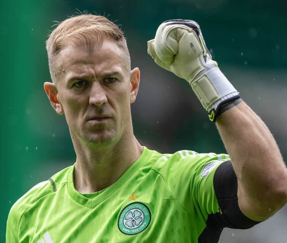 ジョー・ハートさんのインスタグラム写真 - (ジョー・ハートInstagram)「Back with a bang at Celtic Park 💚🤍COYBIG🍀」8月6日 12時57分 - joehartofficial