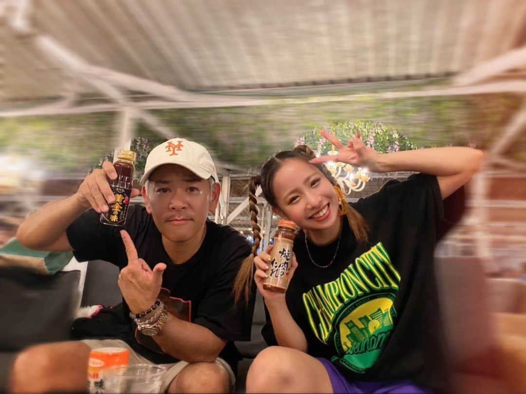 KAEDE のインスタグラム：「YOHEYさん49th  birthday🍰  #birthday #bbq #三つ編み #三つ編みアレンジ  #mightycrown #メンズライク #newera」