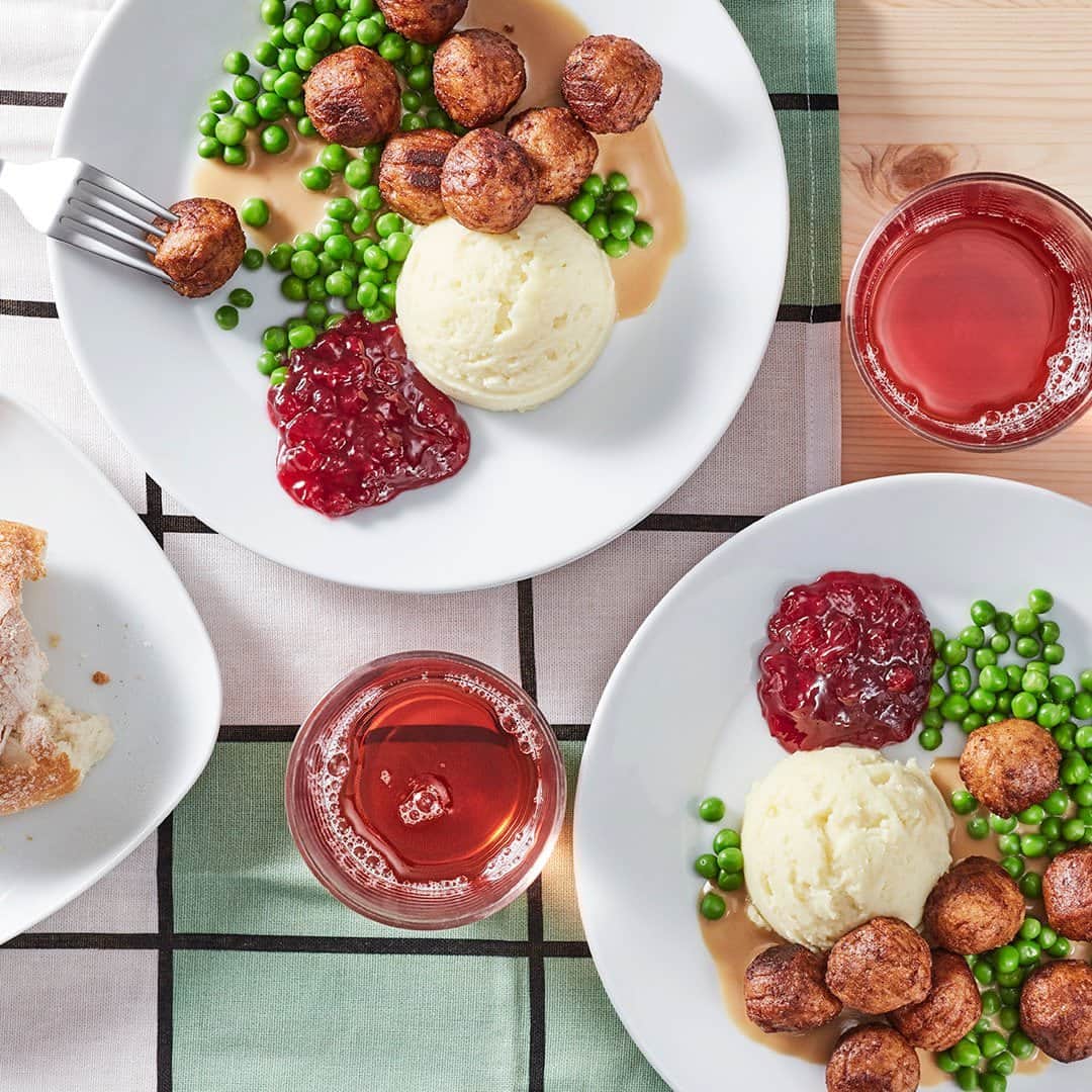 IKEA USAのインスタグラム：「Hungry? Grab a friend, come in and save on our delicious meatballs! Every Friday 7/28/23-8/25/23, IKEA Family members can buy any Meatball plate in the IKEA Swedish restaurant and get a second Meatball plate 50% off. Learn more at the link in the bio.」