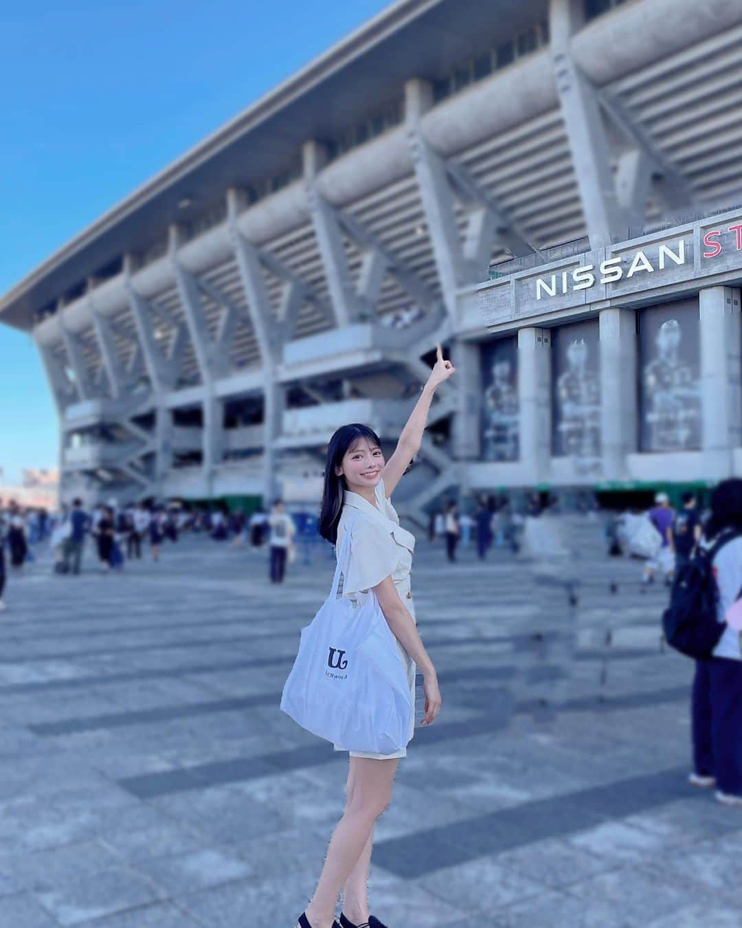 米倉みゆさんのインスタグラム写真 - (米倉みゆInstagram)「UVERworld  7月29日(土) THE LIVE ＠日産スタジアム　 . ずーっと楽しみにしてた！ 席はまさかのアリーナ1番後ろだったけど、そんなの関係ないくらい楽しかったし 後ろにもステージがあってめっちゃ近くでモノクローム聞けたの感動した…😭 . 最初から最後まで ライブの終盤みたいなセトリ(ずっと盛り上がってるみたいなかんじ)で、楽しくてヤバすぎてビックり！ 25曲以上？やったらしいけどほんとにあっという間だった😭 . . 人生初の日産スタジアムが UVERworldでよかった。 次の日、ラッキーガールになりたかったな🥹 男祭りめっちゃ楽しそうだった🔥🔥 . 次のツアーも参加します✨ 横アリ行けたらいいなー！ . . . . . . #uverworld  #uverworld好きな人と繋がりたい  #uverworldライブ  #uverworldcrew  #uverworld拡がる  #uverworld好きと繋がりたい  #crew  #日産スタジアム  #uver  #ライブ #男祭り #ライブコーデ  #推し活  #推し  #推し事  #live  #livemusic  #nissanstadium #like  #love  #loveyourself  #likesforlike  #instalike  #summer #music  #japan  #japanese #japantrip #japantravel」8月7日 0時53分 - yone__miyu630