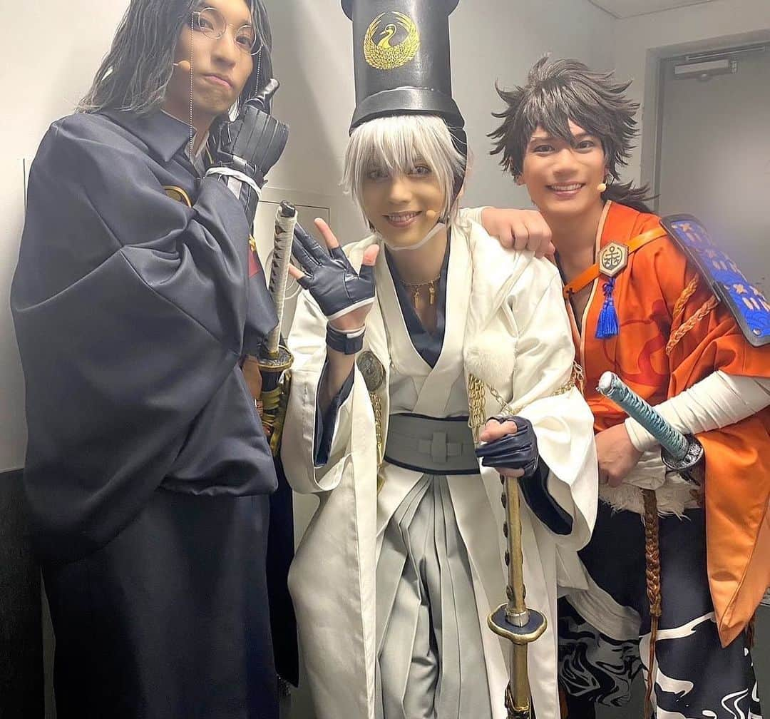 染谷俊之さんのインスタグラム写真 - (染谷俊之Instagram)「舞台『刀剣乱舞』七周年感謝祭 -夢語刀宴會- 無事に全て終わりました！！ 応援して下さったみなさん、本当にありがとうございました✨ 夢のようなひと時でした☆ もうね、写真いっぱい撮ったんだけど載せきれてない(´･ω･`)  あっ、大太刀のおーちゃんは僕じゃありません！！笑  #刀ステ」8月7日 0時04分 - someya_toshiyuki