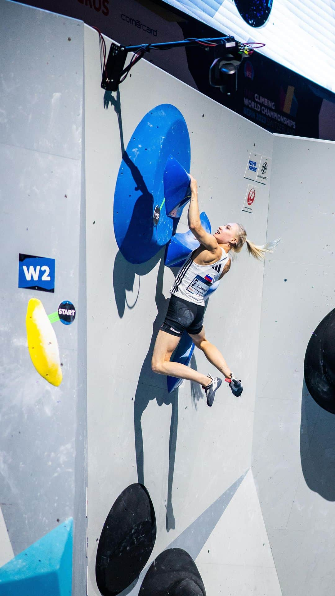 ヤンヤ・ガンブレットのインスタグラム：「Overwhelmed with emotions after yesterday’s bouldering competition! Thank you everyone for your support.🥇  We keep climbing, lead finals coming up today! 🤩  🎬 @jonglassberg @adidasterrex  @redbull @redbullsi @adidas @allianz @feelslovenia @fiveten_official @camp1889outdoor @postanivojak @rhinoskinsolutions」