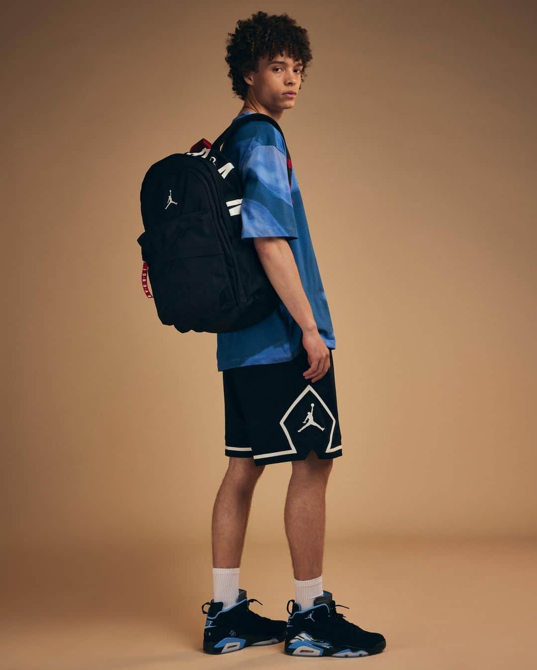 Foot Lockerさんのインスタグラム写真 - (Foot LockerInstagram)「Gear up 🎒   New backpacks & bags to complement your back to school fits in-store & online now.」8月7日 0時15分 - footlocker