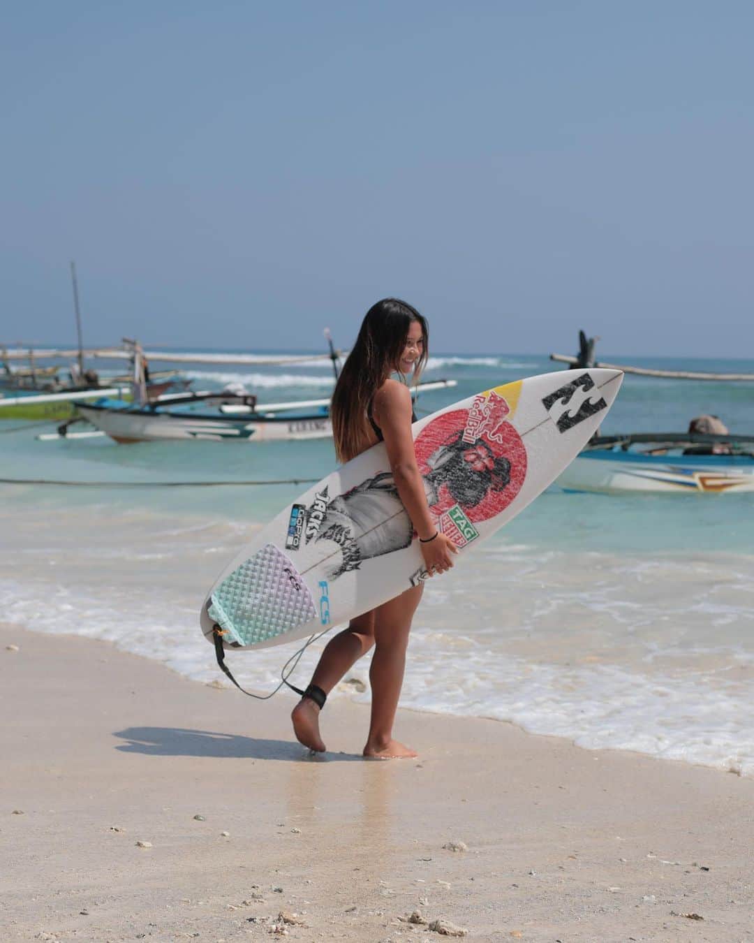 スカイ・ブラウンさんのインスタグラム写真 - (スカイ・ブラウンInstagram)「Missin Bali 😪🫣✨  📷 @bali_surf_vision  #skybrown #bali  #billabong #lostsurfboards」8月7日 0時17分 - skybrown