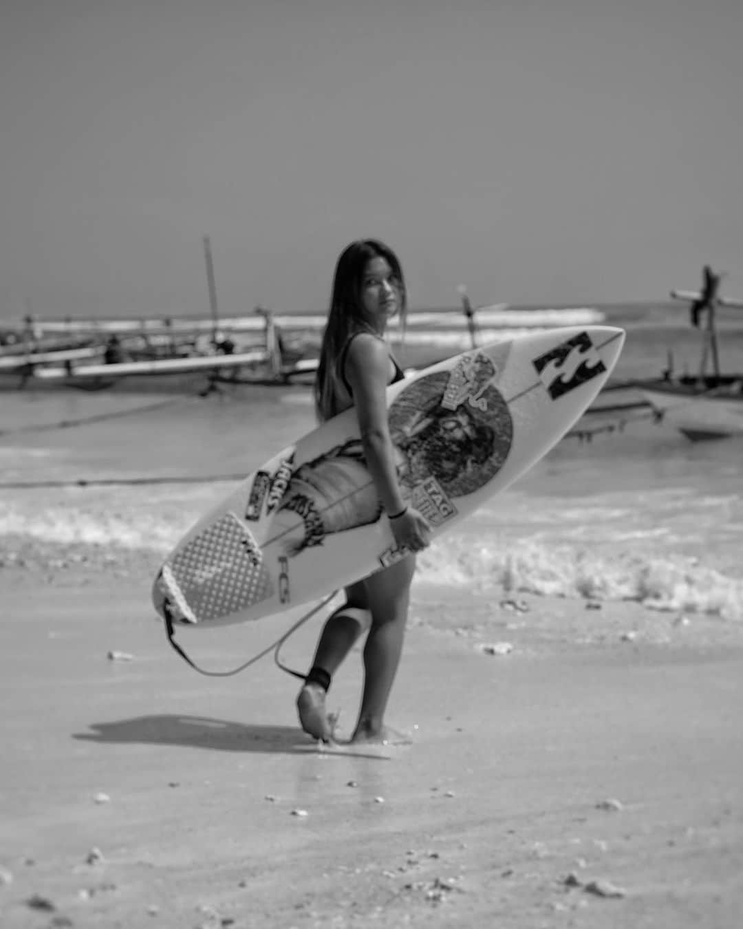 スカイ・ブラウンさんのインスタグラム写真 - (スカイ・ブラウンInstagram)「Missin Bali 😪🫣✨  📷 @bali_surf_vision  #skybrown #bali  #billabong #lostsurfboards」8月7日 0時17分 - skybrown