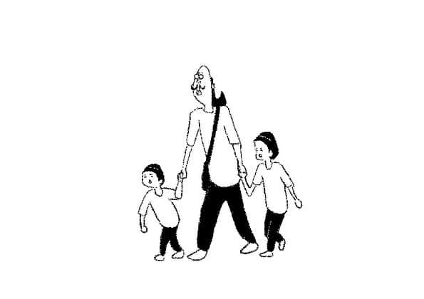 ケイタイモのインスタグラム：「2023/8/6 家も頑張れお父ちゃん！1867話 #マンガ #インスタ漫画 #育児漫画 #日常漫画 #instacomics #子育て #3姉弟 #ケイタイモ #keitaimo」