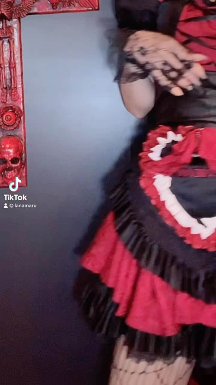 のインスタグラム：「椎名ひかりちゃんプロデュース 『悪魔カフェでびるーぷ』さんの制服😈🩸  #コンカフェ #コンカフェ嬢 #fyp  #でびるーぷ #コスプレ #tiktok」