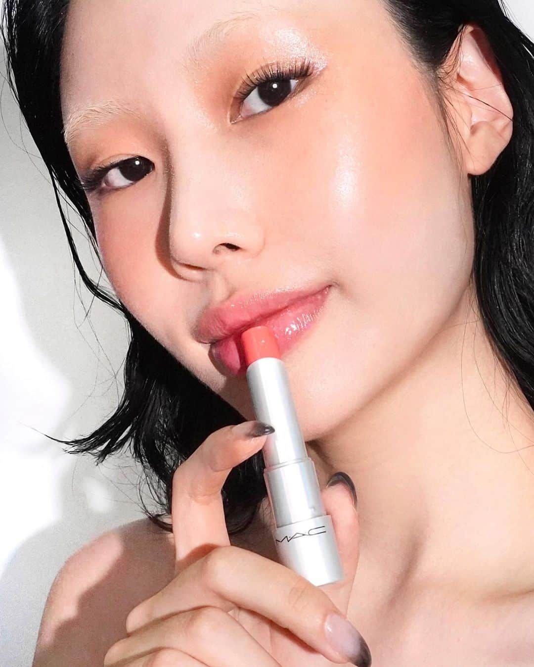 福長優さんのインスタグラム写真 - (福長優Instagram)「M·A·C TREND #FLORALCORAL  -PRODUCTS Glow Play Lipbalm in Floral Coral Glow Play Blush in Gloovy  #맥트렌드 #맥소속직원 #맥크리에이터  #MACCREATOR #MACTREND  @MACCOSMETICS  @MACCOSMETICSKOREA  #CORALLIPS #CORALMAKEUP #CORALLIPSTICK #MACLIPSTICK」8月7日 0時33分 - 2000syx