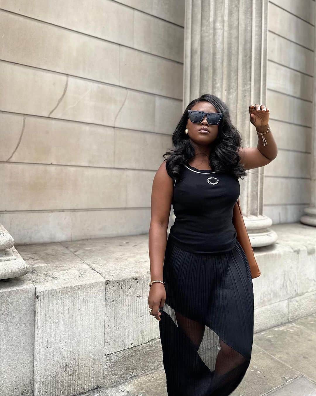 トップショップのインスタグラム：「Minimum outfit, maxi-mum effect.  @to.stylee wears the sheer curve skirt [131454535]」