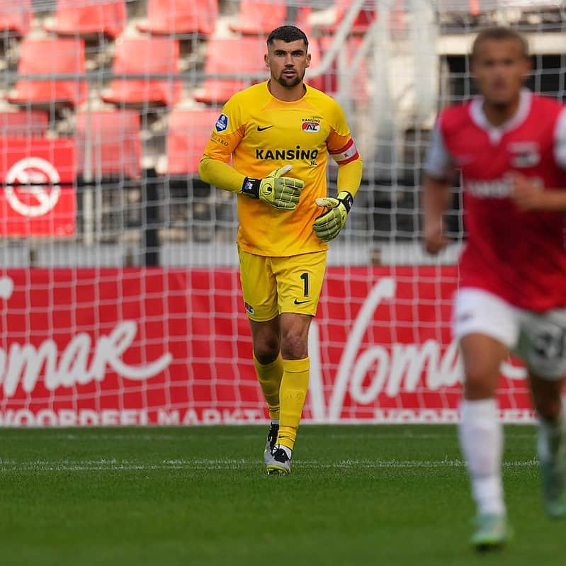 マシュー・ライアンのインスタグラム：「Preseason done ✔️. Ready to go 💪🏼 @azalkmaar」