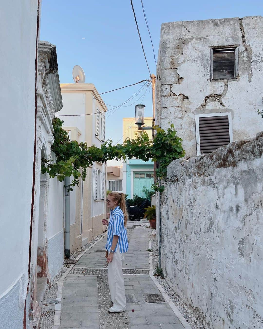 Annette Pehrssonのインスタグラム：「postcard from greece 🇬🇷」