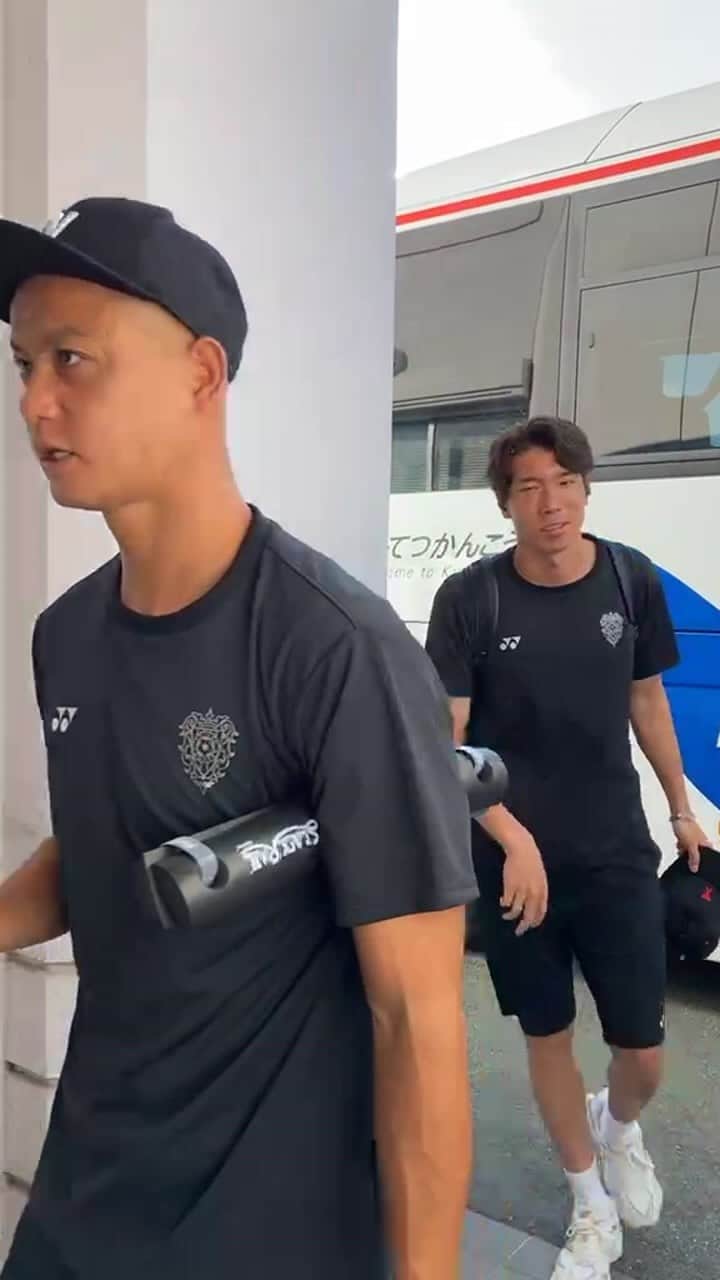 のインスタグラム：「チームバス到着シーンをお届けしました。  本日のサガン鳥栖戦、応援よろしくお願いします⚽️  #アビスパ福岡」
