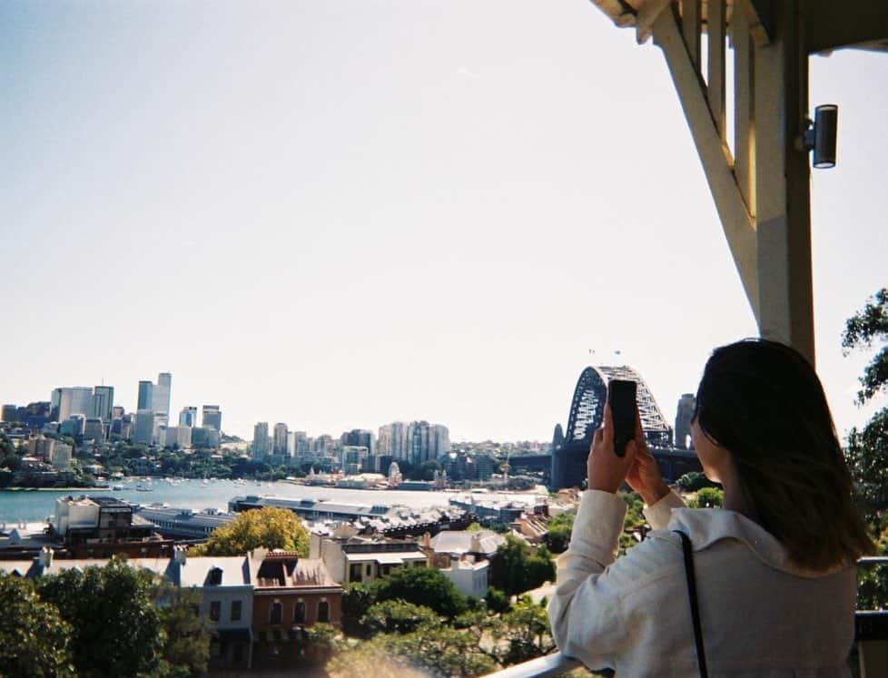 森戸知沙希さんのインスタグラム写真 - (森戸知沙希Instagram)「Film 🎞️  　 　 　 Australia tripで撮ったフィルム📸 　 特に遊園地で撮った写真が雰囲気出まくっててお気に入り🤍 　 　 このフィルムカメラ結構使っててもまだまだ失敗するし、どのくらい明るさあったらいけるとか難しいけどたまーに納得いくものが撮れるとめちゃめちゃ嬉しい…🥹🤍 　 　 　 　 　 #kodak #film #filmcamera #フィルム写真 #フィルムカメラ #australia #trip #travel #オーストラリア #留学生活 #lunaparksydney #sydney #sydneyfishmarket」8月6日 17時27分 - chisaki__morito.official