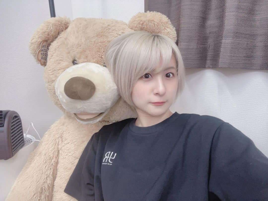 吉田有里のインスタグラム：「🧸お知らせ🧸 ⁡ 吉田有里お誕生日会 〜今年もよしだは知ってます〜 ⁡ きたる8月18日、吉田誕生日なんです！ そしてなんとなんと今年も、 お誕生日会を開催をしていただけることになりました！！！！ ⁡ う、うれ、うれじい😭😭😭😭😭 今年はみんなと当日過ごせないのかもな、と思ってたからほんとにほんとにうれじいです😭😭 ⁡ どうかどうか、おめでとうしてやってください！！！ 一生に一度のお願い！ 一年ぶり何度目か分からないやつ！！笑 ⁡ ⁡ 日時 ８月１８日（金）２１時〜 ※本放送はチケット制となります(会員：2000pt　一般：3000pt) ⁡ https://ch.nicovideo.jp/gabachan #吉田有里がんばれチャンネル 会員になると一般で購入するよりお得です！！ (月額会員550円＋2000pt) ブロマガを(たまに)書いていたり、過去の配信アーカイブやおまけ動画もあります。 ぜひ会員になってください🧡  #吉田有里」