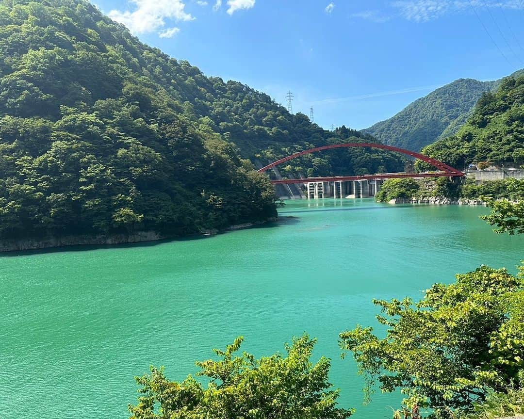 水城夢子さんのインスタグラム写真 - (水城夢子Instagram)「黒部峡谷のトロッコ乗ってきた🚃富山ラブ  #黒部峡谷 #黒部峡谷トロッコ電車」8月6日 17時25分 - mizukiyumeko