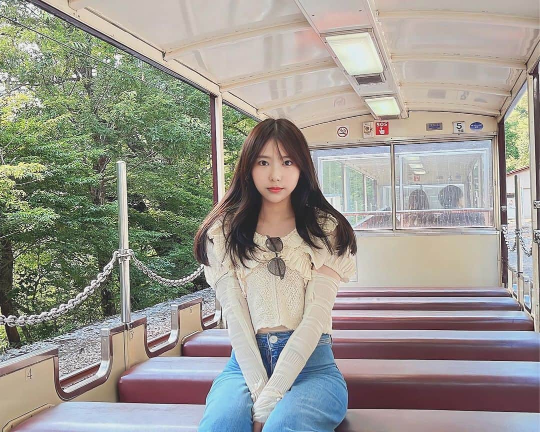 水城夢子のインスタグラム：「黒部峡谷のトロッコ乗ってきた🚃富山ラブ  #黒部峡谷 #黒部峡谷トロッコ電車」