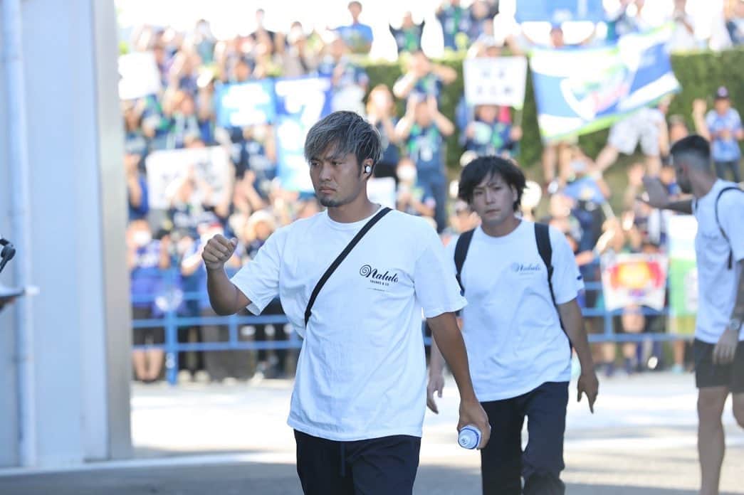 徳島ヴォルティスさんのインスタグラム写真 - (徳島ヴォルティスInstagram)「【8/6(日)19:00 千葉戦】 選手バス到着🚌 勝利のために、徳島のために。  #徳島ヴォルティス #vortis #Ｊリーグ #football」8月6日 17時35分 - tokushima_vortis