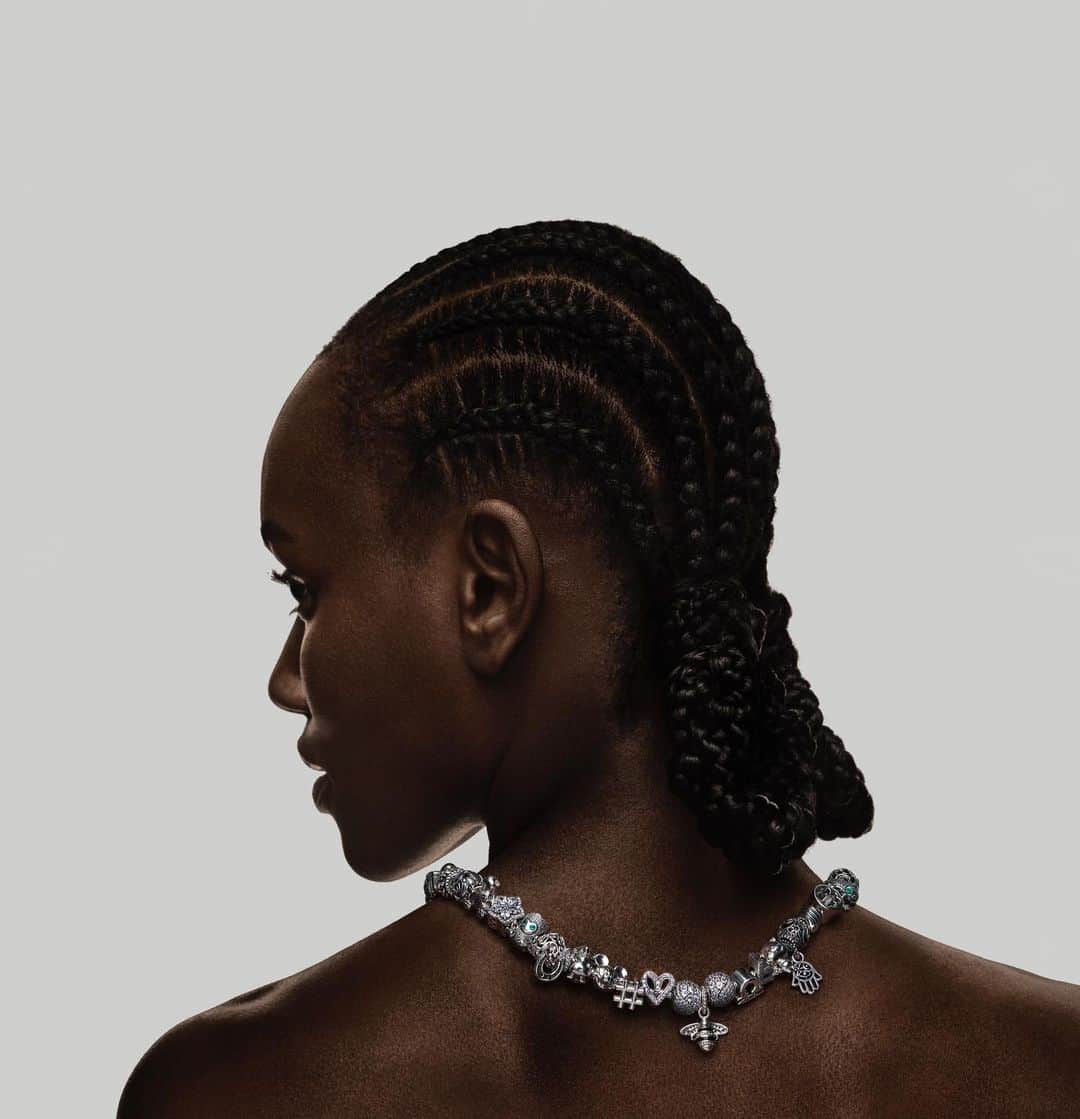 PANDORAさんのインスタグラム写真 - (PANDORAInstagram)「How we style our necklaces: fully loaded.✨ #PandoraCPHFW #PandoraCharms #Pandora」8月6日 17時28分 - theofficialpandora