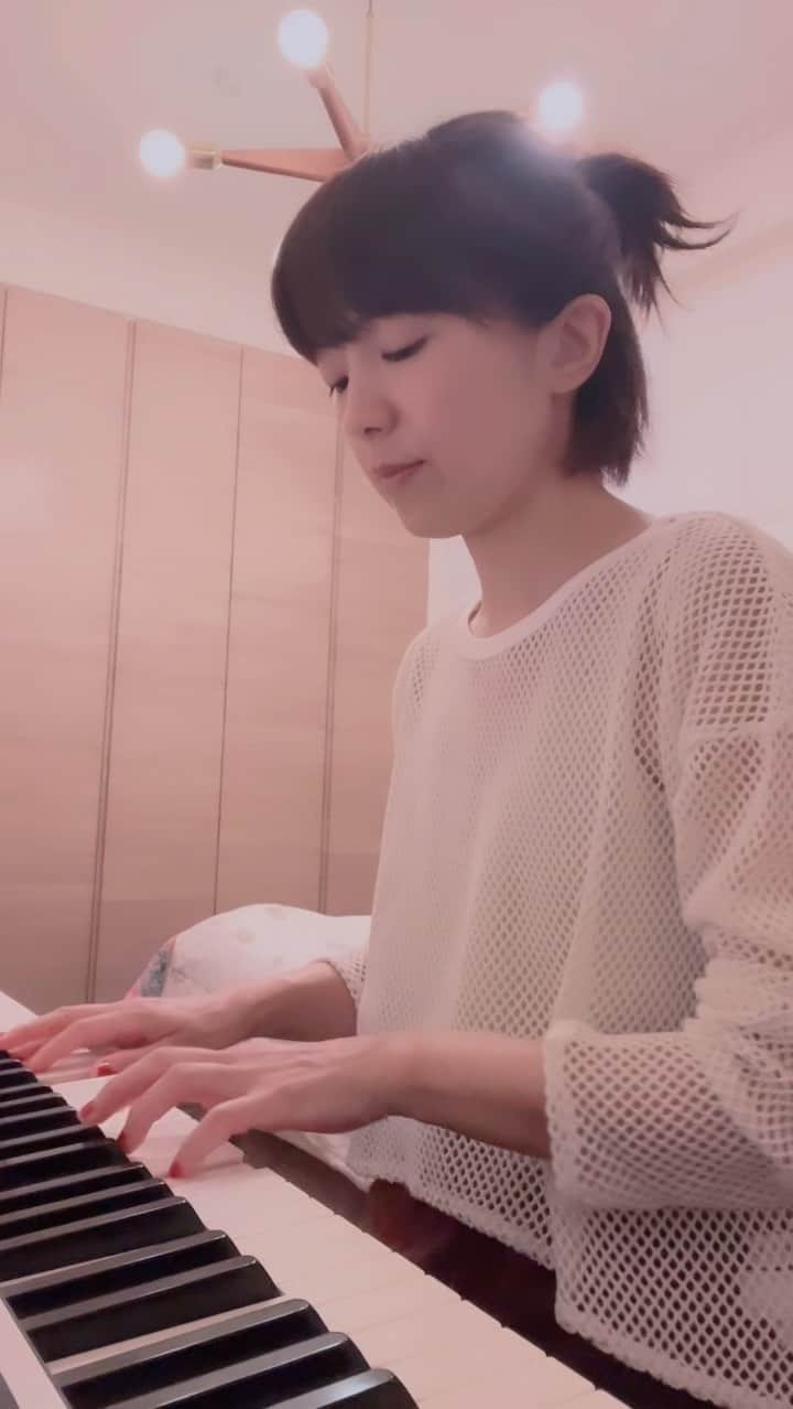 熊木杏里のインスタグラム：「「風船葛」の季節。 自由な心で飛びたいね」