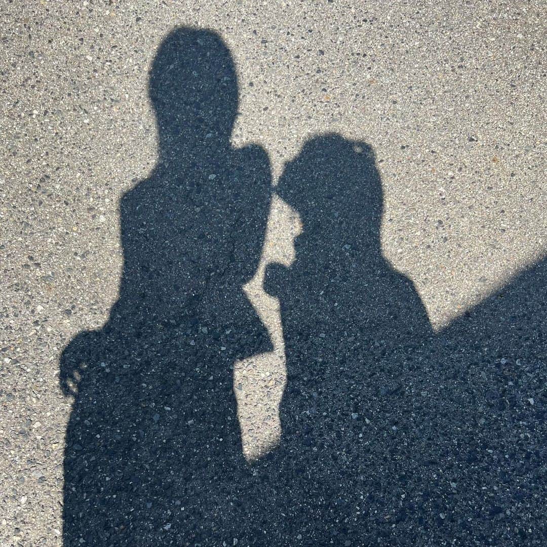 船越陽子のインスタグラム：「ㅤㅤㅤㅤㅤㅤㅤㅤㅤㅤㅤㅤㅤ 娘 プールも海も旅行もしたし、あと何する〜？ 母　宿題や の会話の後、遠く見ながらしかし毎日暑いな〜って聞こえてないふりしててんけどいけそ？🙂」
