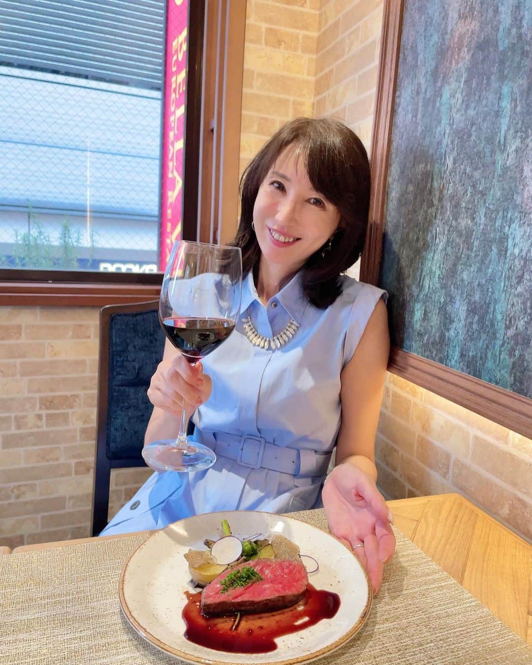 奈々さんのインスタグラム写真 - (奈々Instagram)「渋谷駅から徒歩1分 アットホームな雰囲気  『フレンチ・ビストロ BELLA VITA』さん💖  フランス・イタリア・スペイン・ルーマニアなど、ヨーロッパ各国のお料理とドリンクを楽しめるお店  サラダ🥗 ブイヤベース お肉 パエリア🥘  どれも美味しかったです👍😍  大人な雰囲気の3Fの #BAR もステキでした♥ @bellavita_shibuya  📍BELLA VITA 東京都渋谷区道玄坂2-6-6  #BELLAVITA#ベラヴィータ#パエリア#ブイヤベース#ヨーロッパ料理#フレンチビストロ#渋谷グルメ#渋谷ランチ#渋谷ディナー#美味しい#シャンパン#ワイン#お肉 #渋谷#グルメ女子 #グルメスタグラム #PR」8月6日 17時54分 - nanafujn
