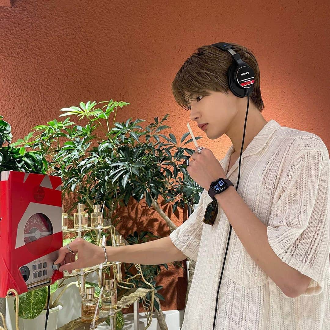 NOA（ノア）さんのインスタグラム写真 - (NOA（ノア）Instagram)「Date with me in Omotesando✌🏻  ⬇️ Sound Skin Perfume #87B EN-LAI AHRES「香り×団扇の体験イベント」 DATE: 8/7(Mon)〜8/27(Sun)  @ahres_official  #アーレス #AHRES」8月6日 17時51分 - n_o_a_3_