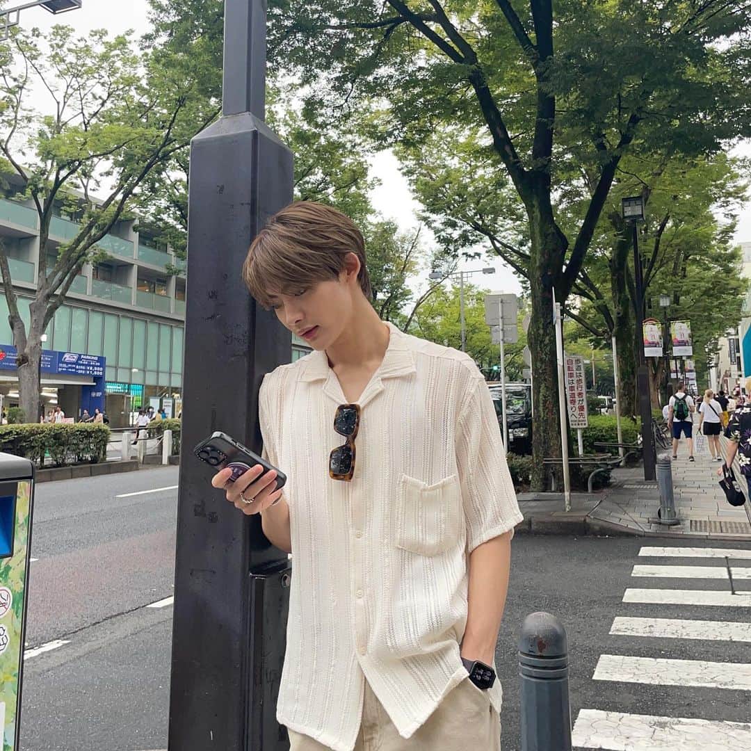 NOA（ノア）のインスタグラム：「Date with me in Omotesando✌🏻  ⬇️ Sound Skin Perfume #87B EN-LAI AHRES「香り×団扇の体験イベント」 DATE: 8/7(Mon)〜8/27(Sun)  @ahres_official  #アーレス #AHRES」