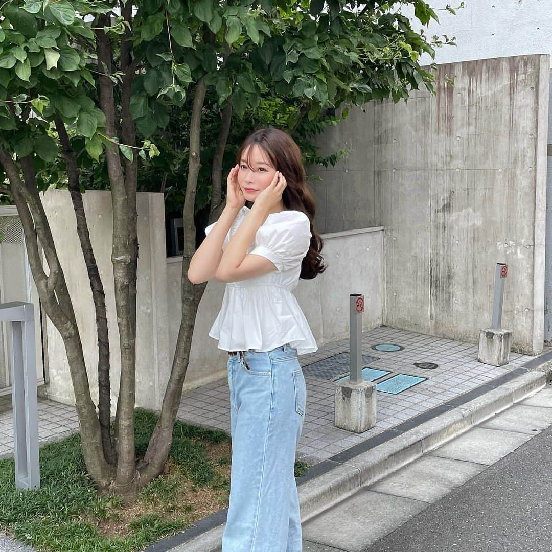 RiLiさんのインスタグラム写真 - (RiLiInstagram)「いつもかわいくいたい🫧【夏のデートコーデ】🌤🕶🤍  Special Thanks💐 Photo by⁣⁣ 01,04p-@kinkinkin00 02p-@___citron 03p-@yu___na025 05p-@_____iil_ 06,09p-@_yuzuki22 07p-@yuchan__8 08p-@yeong__.u 10p- @uka15__   夏のコーデはマンネリ化しがち🌪 だけど大切なひとに褒めてもらいたいっ❗️  夏服はかわいいもが た〜っくさん🥱💭  【夏のデートコーデ】を参考にして おしゃれコーデを組んでみてね😎💞  Edit by RiLi編集部🐰 miwaco @micomy_02   🤍🤍🤍  RiLiで紹介してもらいたい子は #rili_tokyo を付けてね❕  ⁣  #夏コーデ #デートコーデ #韓国ガーリー #韓国カジュアル #韓国コーデ #ワンピースコーデ #デニムコーデ #大人カジュアル #大人ガーリー #カラーコーデ #ピンクコーデ #テーマパークコーデ #일본패션 #데일리코디 #컬러코디 #여름코디」8月6日 18時00分 - rili.tokyo