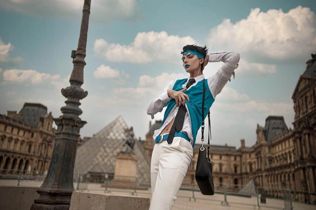 ナイトのインスタグラム：「Rohan au Louvre ✒️ 岸辺露伴 ルーヴルへ行く It has been a dream of mine to photoshoot Rohan at the Louvre Museum in Paris, France. I had the opportunity to travel to France last year for an event, so I took the chance, woke up at 5am and travelled there to take photos!   Kishibe Rohan | @knitecoser Photo | @shunsukecos   Special thank you to Shun for waking up early with me and taking these beautiful photos. I will treasure them forever!  #cosplay #JOJO #kishiberohan #岸辺露伴 #jojosbizarreadventure」