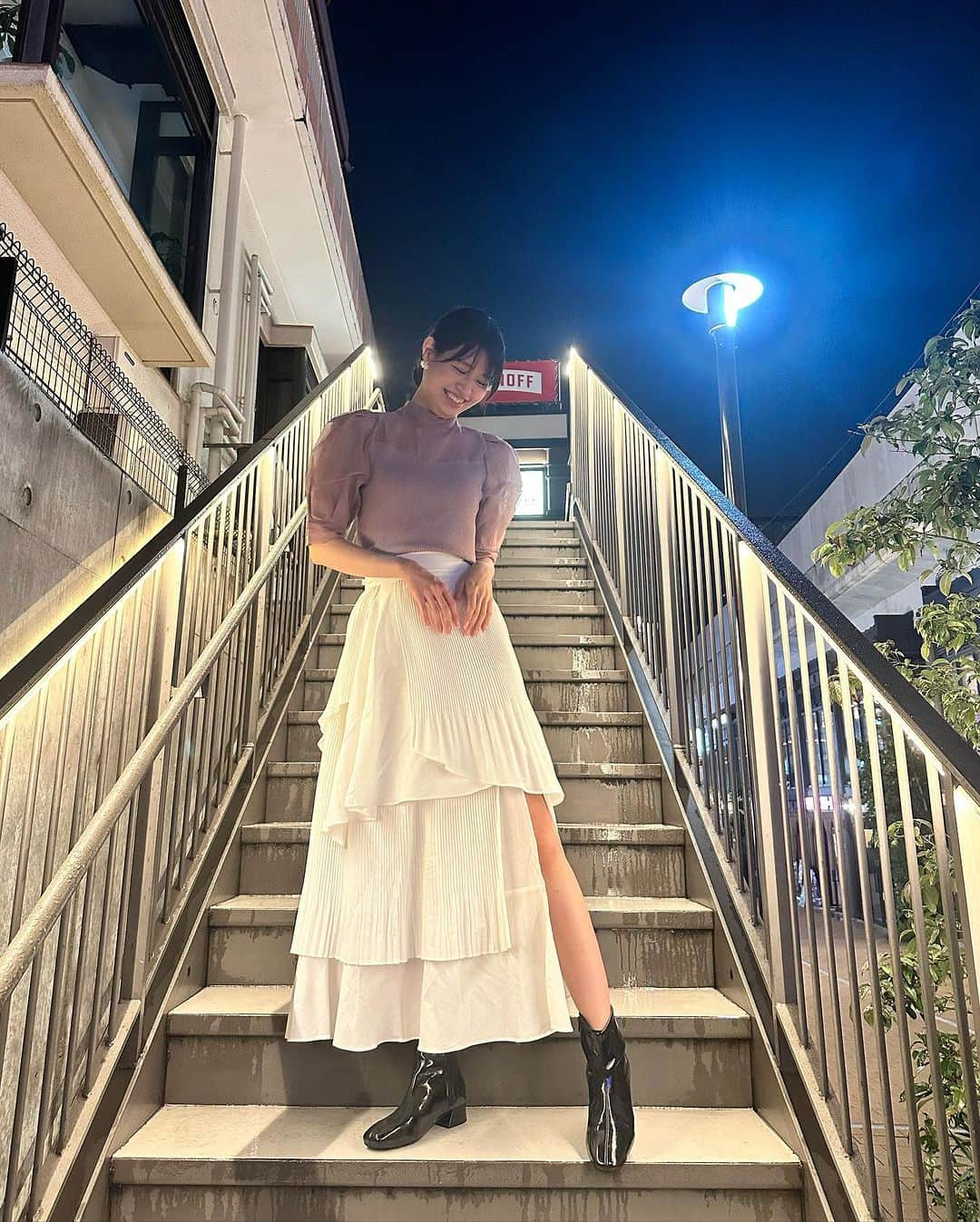 岩間夏美のインスタグラム：「. . ある日の私服  tops: @ingnistore  skirts: @royalparty_official  accessory: @angel_kobo_   スカートにスリットの入ってるのが お気に入りポイント❤️  ✺ ✳︎ ✺ ✳︎ ✺ ✳︎ ✺ ✳︎ ✺ ✳︎ フリーランスモデルとして活動しています💐 (遠方からのご依頼も受付中)  アパレル、ビューティー、ブライダルなど ショー、撮影、映像、MV対応可能です⸝⋆⸝⋆  ご依頼はDMまたはメールへお願いします▸◂  プロフィールや他の投稿はこちら ⇨ @iwama_natsumi  . . . . . #スカートコーデ #スリットスカート #ロイヤルパーティー #私服コーデ #ある日のコーデ #過去picture #撮影モデル #アパレルモデル #ショーモデル #カタログモデル #モデル撮影 #ootd #高身長女子コーデ #高身長モデル」