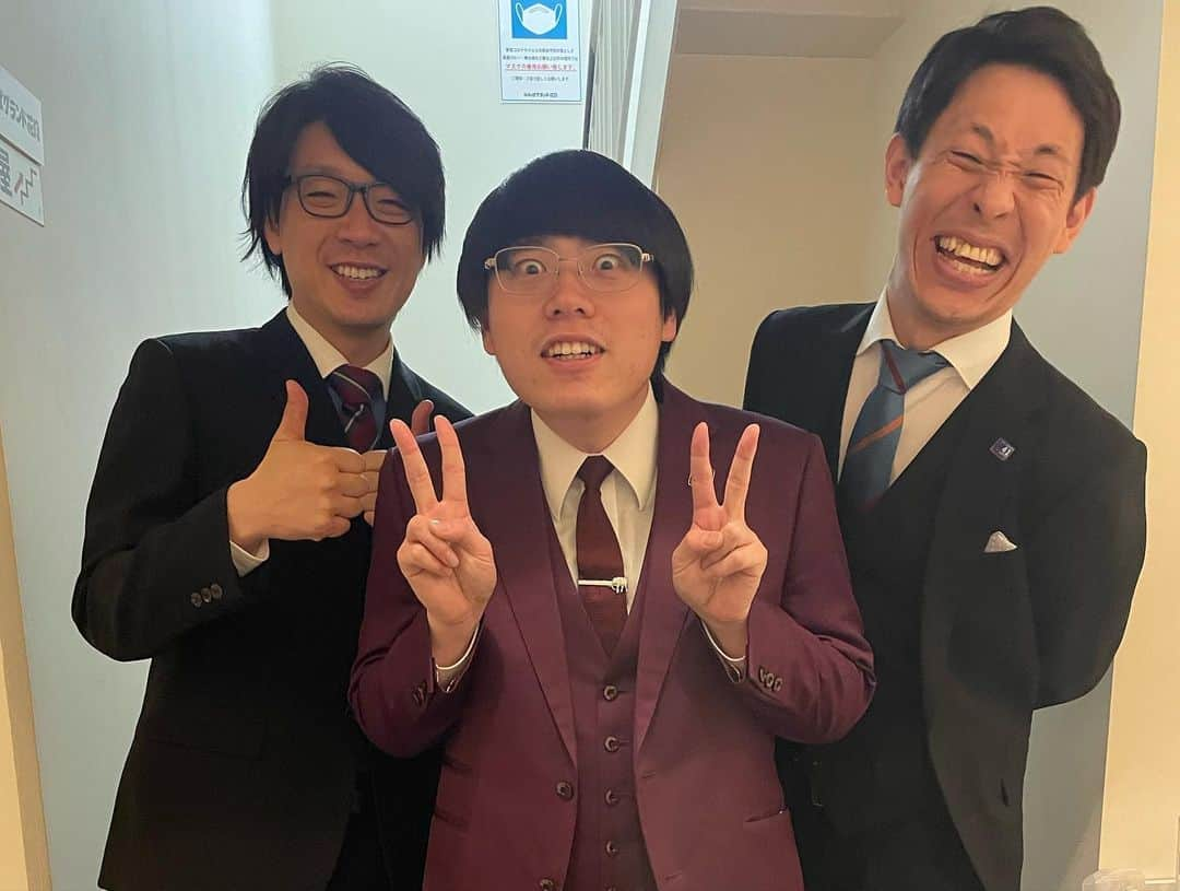 せめる。のインスタグラム：「囲碁将棋さんとの写真たまったので載せます✌️ #囲碁将棋さん #文田さん #根建さん #漫才師 #囲碁将棋大好き芸人 #公式弟分 #命かけます #12年前にグルメリポーターのネタ見て衝撃 #バッチを貰えた時の嬉しさたるや #ずっと尊敬 #いいねせんかい」