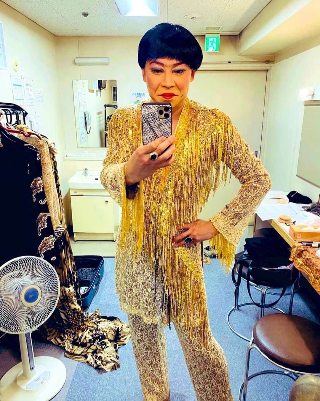 美川憲二さんのインスタグラム写真 - (美川憲二Instagram)「本日の　ステージ、無事終了よ〜😙🎵🎵✨✨✨✨✨  今日は、鹿沼市民文化センター  大ホールにて、某　カラオケ同好会  貸し切り、カラオケ大会‼️  ゲスト出演でおまんちた😃😀✌️✌️  30分　ステージ‼️   大変、盛り上がったわよーー😃😀⤴️⤴️  良かった😀  良かった😀  それそれ〜😃😀⤴️⤴️ #鹿沼市民文化センター #栃木県 #大ホール #カラオケ大会ゲスト出演 #生のステージ #無事終了 #美川憲一 #美川憲二 #ものまね  #アフターコロナ #エンタメは不滅です」8月6日 18時06分 - mikawakenji