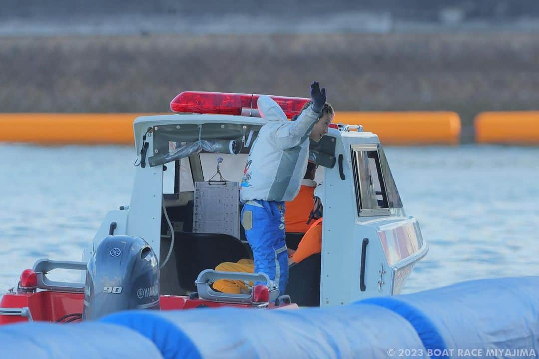 ボートレース宮島さんのインスタグラム写真 - (ボートレース宮島Instagram)「. 🚤GⅢ第11回サッポロビール杯🚤 . 🚤見事優勝に輝いたのは、 ①号艇  #静岡支部 の #深谷知博 選手👑✨ . 深谷選手は10戦6勝・予選トップの好成績で、優勝戦は 1コース から 逃げ を決め、2023年5月・浜名湖GWシリーズ 以来 3ヶ月ぶり 今年3回目、SG2回・GⅠ2回を含む通算42回目(宮島は初)の優勝を飾りました！🏆✨  . 深谷選手、優勝本当におめでとうございます🎉✨ サッポロ黒ラベル🍺たくさん飲んでください！ . . ファンの皆さま、一節間ありがとうございました🍀 次節もボートレース宮島をよろしくお願いいたします✨ . 🐵次節は8月13日から 🚤創刊75周年記念 第53回スポーツニッポン杯🚤 . . #ボートレース宮島 #パルボート宮島 #モンタ #ボートレース #boatrace #ボートレーサー #G3 #サッポロビール杯 #サッポロビール #黒ラベル #逃げ #優勝戦 #優勝 #優勝おめでとう #好成績」8月6日 18時27分 - boatrace_miyajima