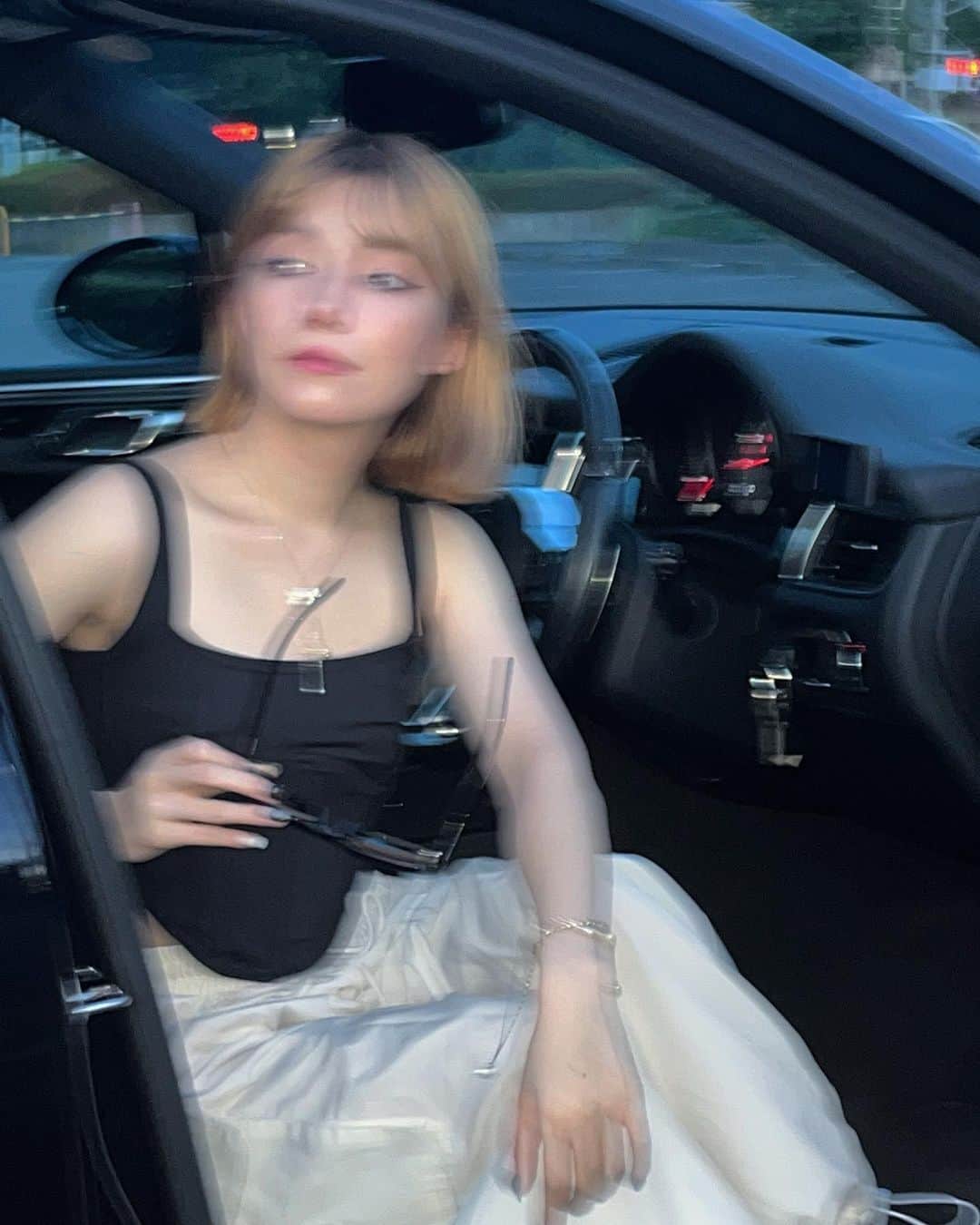 東海林クレア（くれたん）のインスタグラム：「どっか遠いとこまで行きたいなー」