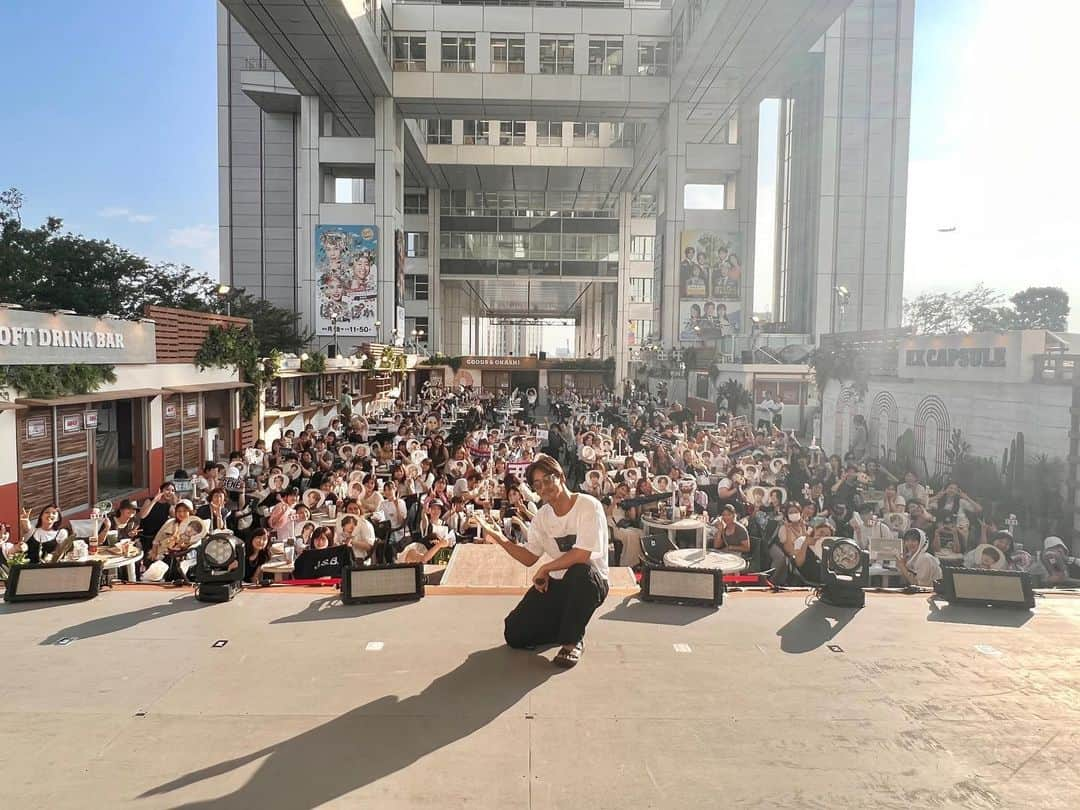 居酒屋えぐざいるPARKさんのインスタグラム写真 - (居酒屋えぐざいるPARKInstagram)「. 🏮8月4日(金)来店情報🏮  * ・・・・・・・・・・・・・・・・・ *  三代目 J SOUL BROTHERSから 小林 直己  * ・・・・・・・・・・・・・・・・・ *  会場に遊びに来てくれました🥀💜  乾杯からスタートし、 楽しいトークをしていただきました🎤  みなさんと記念写真も📸🎞️  最後は場内にサインを書いてくれましたᝰ✍︎꙳⋆  ぜひ探してみてくださいね🔍✨  Happinessな時間をありがとうございました🌈  何が起こるかわからない居酒屋えぐざいる🏮 是非ご来場をお待ちしております⤴⤴  * #居酒屋えぐざいる #居酒屋えぐざいる2023 #いざえぐ #三代目JSOULBROTHERS #小林直己」8月6日 18時56分 - izakaya_exile