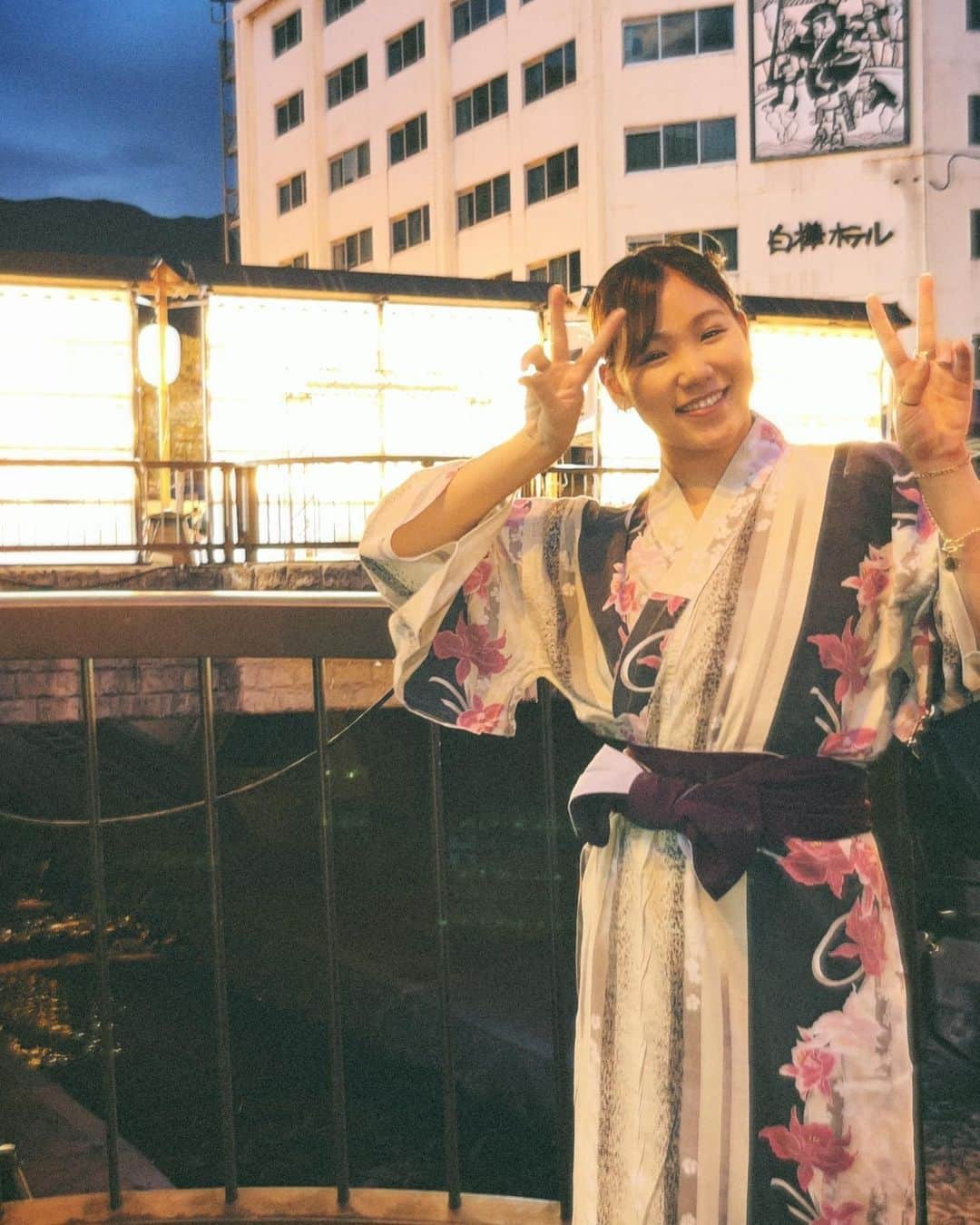 のインスタグラム：「ダブルピース✌️😄✌️」