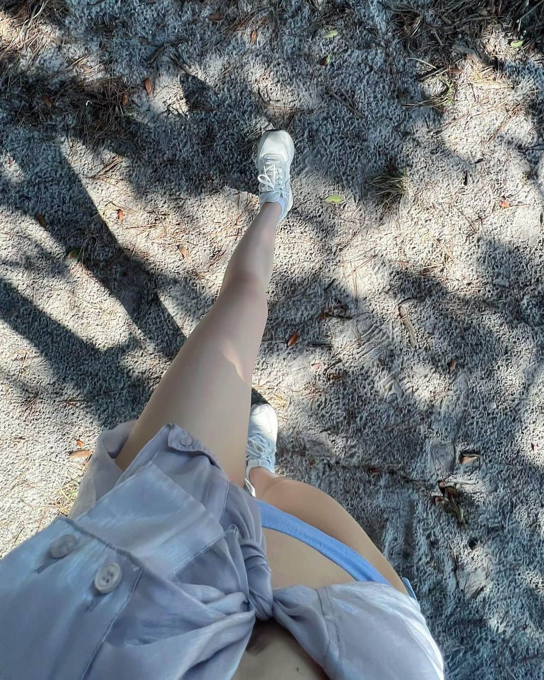 志村美希さんのインスタグラム写真 - (志村美希Instagram)「⁡ ダイスキな夏なのに夏風邪引いてダウンしてます😵‍💫🩸 早く元気になって走り回りたいナ！ みんなは夏してるかい🌻」8月6日 19時05分 - mikkitygram