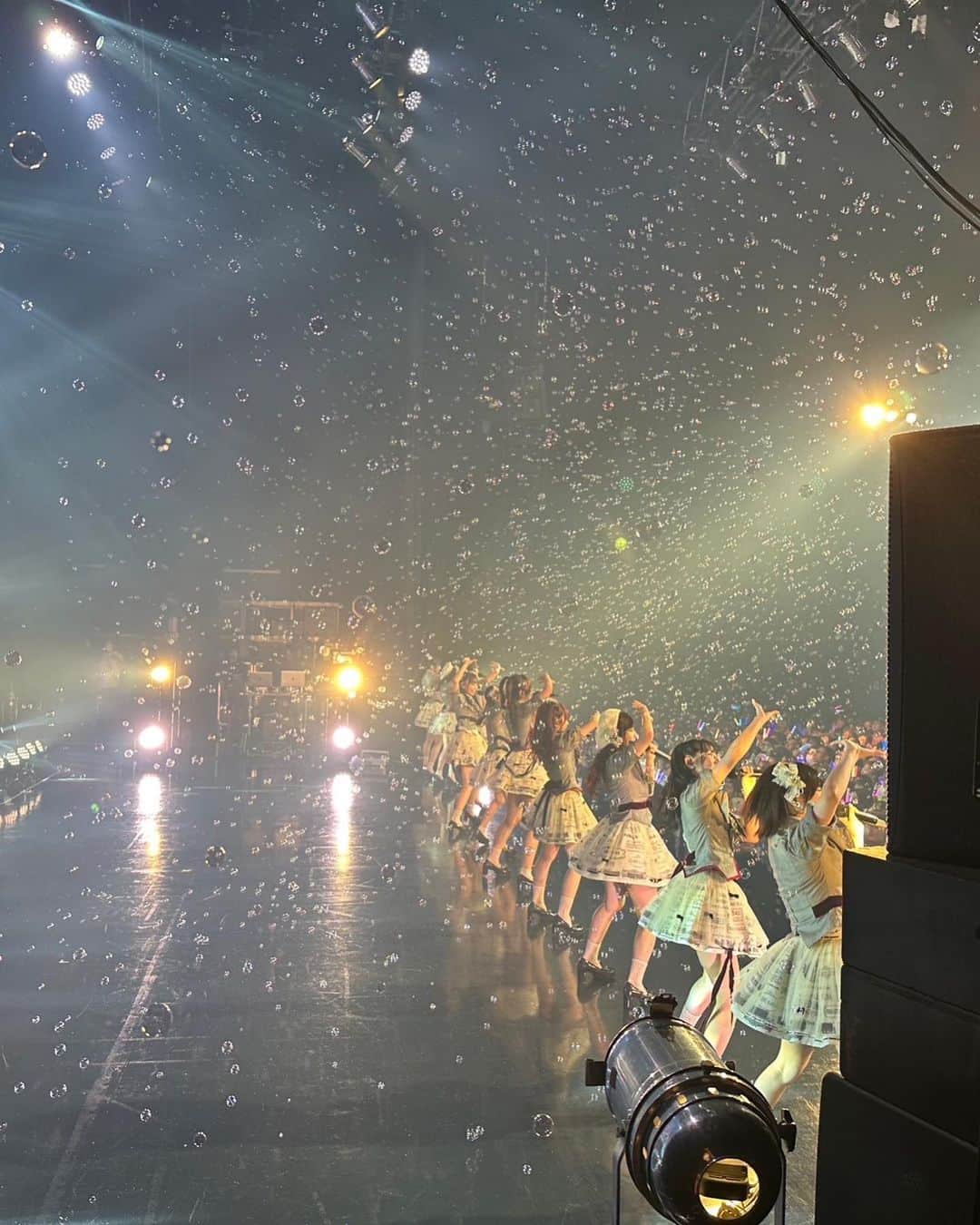 徳永羚海さんのインスタグラム写真 - (徳永羚海Instagram)「. チームBラストコンサートありがとうございました👍🏻💙     初めての兼任で不安なことも沢山あったけど、たくさんの先輩方に支えていただて今ではチームBで活動出来てよかったなって心の底から思ってます☺️     チームBで、最後に最高の思い出と景色を見ることができてとっても幸せな気持ちでいっぱいです🤍      #徳永羚海  #AKB48 #チームB #アイドル #ハーフツイン」8月6日 19時08分 - remi_tokunaga1001