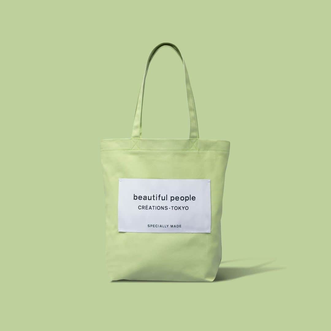のインスタグラム：「#Preorder #NEWCOLOR⁠ ⁠ オンラインストアにて予約受付中。⁠ 8/8(火)より、発売⁠。⁠ ⁠ NAME TAG TOTE BAG⁠ NEW Color: pink / purple / yel green / green⁠ Size: FREE (L38 x W36 x D11cm)⁠ Materials: Organic Cotton Canvas 100% ⁠ ⁠ Made in JAPAN. ⁠ ⁠ ___⁠ ⁠ ⁠【beautiful people 直営店舗⁠】⁠⁠⁠⁠ ⁠ ■Online store⁠ www.beautiful-people.jp⁠ ⁠ ■Global Online store⁠ www.beautiful-people-creations-tokyo.com⁠ ⁠ ■ 青山店⁠⁠⁠⁠ 東京都港区南青山3-16-6⁠⁠⁠⁠ ⁠⁠⁠⁠ ■ 新宿伊勢丹店（ @restyle_tokyo_isetanmitsukoshi ）⁠⁠⁠⁠ 東京都新宿区新宿3-14-1 伊勢丹新宿店本館2階⁠⁠⁠⁠ TOKYOクローゼット/リ・スタイルTOKYO⁠⁠⁠⁠ ※三越伊勢丹リモートショッピングアプリからもお問い合わせ可⁠ ⁠⁠⁠⁠ ■ 渋谷PARCO店（ @parco_shibuya_official ）⁠⁠⁠⁠ 東京都渋谷区宇田川町15-1 渋谷パルコ 2F⁠⁠⁠⁠ ⁠⁠⁠⁠⁠⁠⁠⁠※メンズ対応サイズ展開中⁠ ⁠ ■ ジェイアール名古屋タカシマヤ店（@style_and_edit_nagoya ）⁠⁠⁠⁠ 愛知県名古屋市中村区名駅1丁目1番4号 ジェイアール名古屋タカシマヤ4階　モード＆トレンド「スタイル＆エディット」⁠⁠⁠⁠ ⁠⁠⁠⁠ ■⁠阪急うめだ店⁠⁠ (@hankyumode )⁠⁠⁠ 大阪府大阪市北区角田町8番7号 阪急うめだ本店 3階　モード⁠⁠⁠⁠ ⁠ ___⁠ ⁠ #beautifulpeople⁠⁠⁠ #ビューティフルピープル⁠⁠⁠ #定番 #standard⁠ #ユニセックス ⁠#unisex ⁠ #ネームタグ⁠ #革小物 #財布 #コインケース⁠ #レザーグッズ #バッグ⁠ #clasppouch⁠ #miniclasppouch⁠ #nametag⁠」