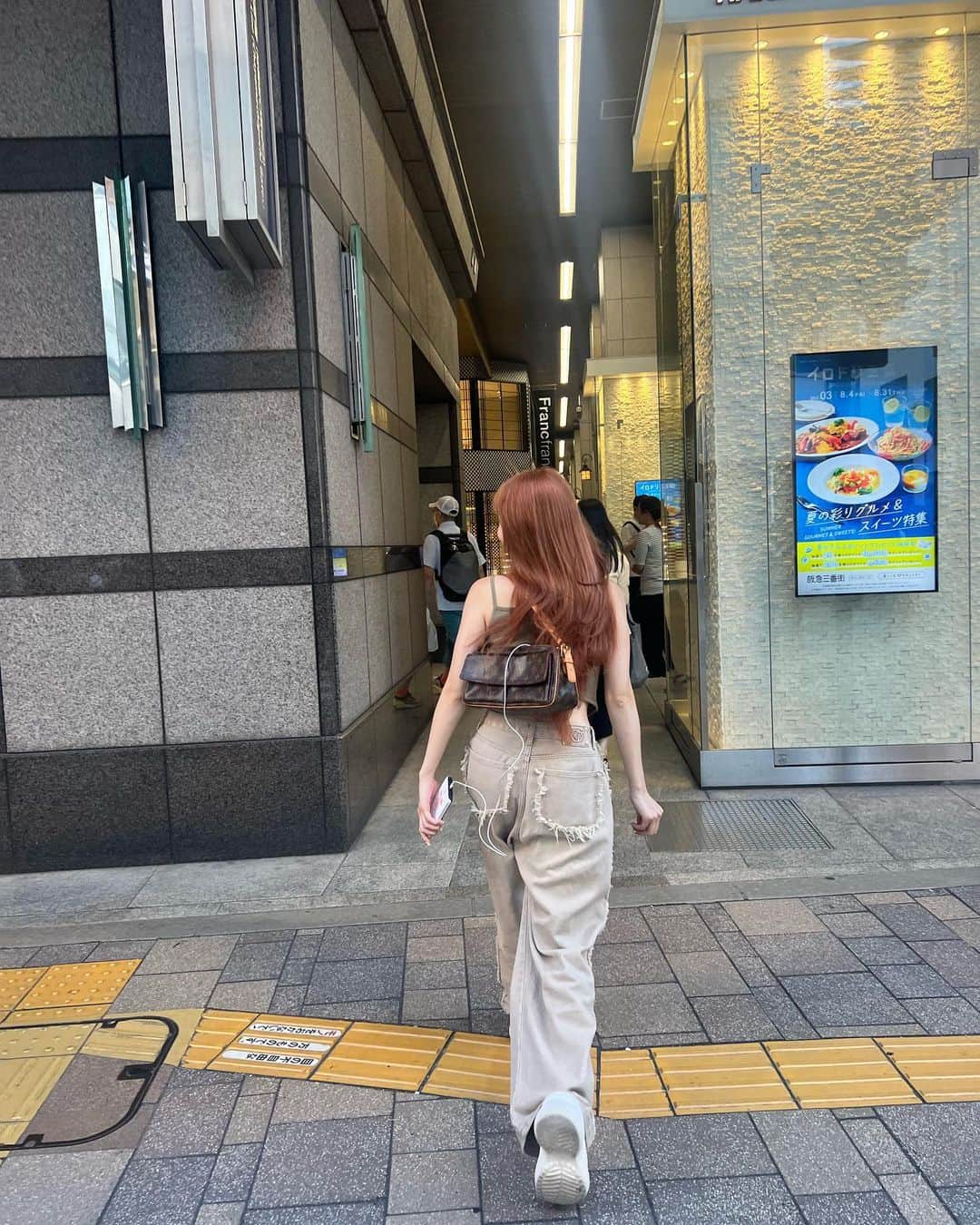ももなのインスタグラム：「なつ」