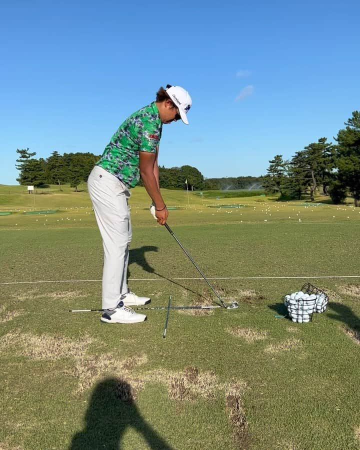 出水田大二郎のインスタグラム：「「横浜ミナトChampionship〜Fujiki Centennial〜」 70.75 ＋3 予選CUT  灼熱の横浜カントリークラブにしっかり叩きのめされてきました  もうね、自分の下手さに呆れ返ってしまいそう  だけどこんなことも言ってられないので 次戦のKBCオーガスタまでにしっかり課題を克服したいと思います。 頼むよコーチ @syogosakurai  あなたにかかってるよ全て😡笑  優勝された @keita.nkjm  今季2勝目おめでとうございます！  今週も沢山の応援、サポートありがとうございました。 #横浜ミナトチャンピオンシップ  #横浜カントリークラブ   #TOSS#DUNLOP#SRIXON#ZXシリーズ#JTRIP#WONDA#OBIHOLDINGS#EMSFIT#elitegrips#日本シャフト#essjapan#NORM#SEV #ザクラシックゴルフクラブ#宮崎レイクサイドゴルフ倶楽部 #pga#jgto##プロゴルファー#ゴルフ男子#ゴルフ女子#ゴルフ好きと繋がりたい#g#出水田大二郎#golfswing#golf」