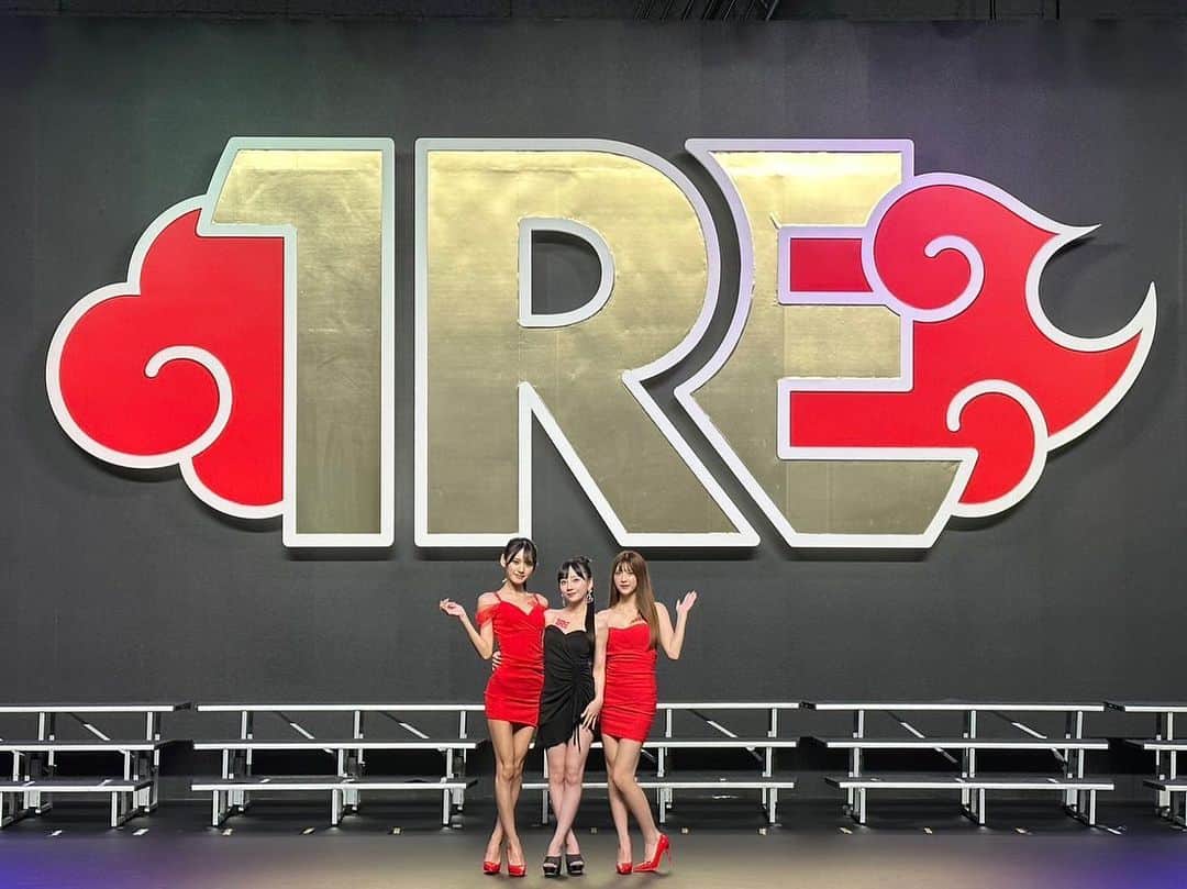 松本鈴香のインスタグラム：「TRE3日間本当にありがとうございました♡ ⁡ 初めての台湾で私のことを知ってる人が 居るのかどうか本当に不安で 行きたくない〜って思ってた事もあったけど みんながたくさん名前を呼んでくれたり 気持ちを伝えてくれて幸せな気持ちに すぐになれました🤍🤍 ⁡ 台湾のみんなが暖かくて優しくて 本当に楽しかったです〜！！！！ ⁡ 日本から来てくれた人も 違う国から来てくれた人も 台湾のファンの方も スタッフだけど好きで並んでくれた人も みんなみんな大好きだよ〜我爱你〜！ ⁡ また会いましょう💗💗💗」