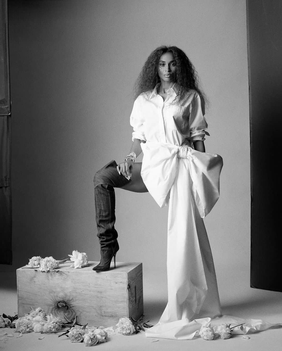 GAPのインスタグラム：「We made magic with this one. @loveshackfancy took our bestselling Big Shirt and designed it into a one-of-a-kind dream, made exclusively for @ciara.」