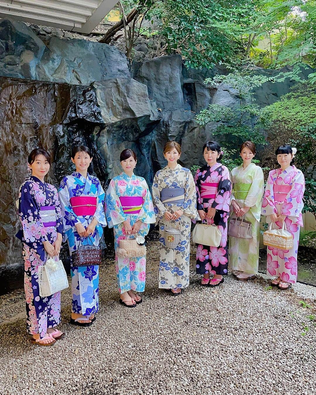 和泉佳子さんのインスタグラム写真 - (和泉佳子Instagram)「週末は、今年も夏恒例のオンラインサロンイベント「浴衣ランチ女子会」を開催致しました👘  皆様、色鮮やかな浴衣姿での写真撮影会や、ランチ会なと、楽しい夏の思い出が出来ました😊✨  私のオンラインサロンでは、 桜ランチ女子会や🌸 浴衣ランチ女子会👘 フラワーアレンジレッスンや💐 アフタヌーンティー女子会🫖 クリスマスランチ女子会🎄など、 様々なイベントを開催しています🎵 (関西での開催もあります)  サロンメンバーの皆様と、和気藹々、楽しいひとときをご一緒しています😊  随時、新規サロンメンバー様を募集中ですので、ぜひ、ご興味を持って下さる皆様、お気軽にご入会をお待ちしています🩷  和泉佳子の自分磨きチャームアップサロン https://lounge.dmm.com/detail/3347/  #和泉佳子　#dmmオンラインサロン　#オンラインサロン　#女子会　#浴衣　#ゆかた #ランチ　#ランチ会　＃ランチ女子会　#アラフィフ　#54歳　#自分磨き　#アフタヌーンティー」8月7日 1時08分 - yoshiko_izumi