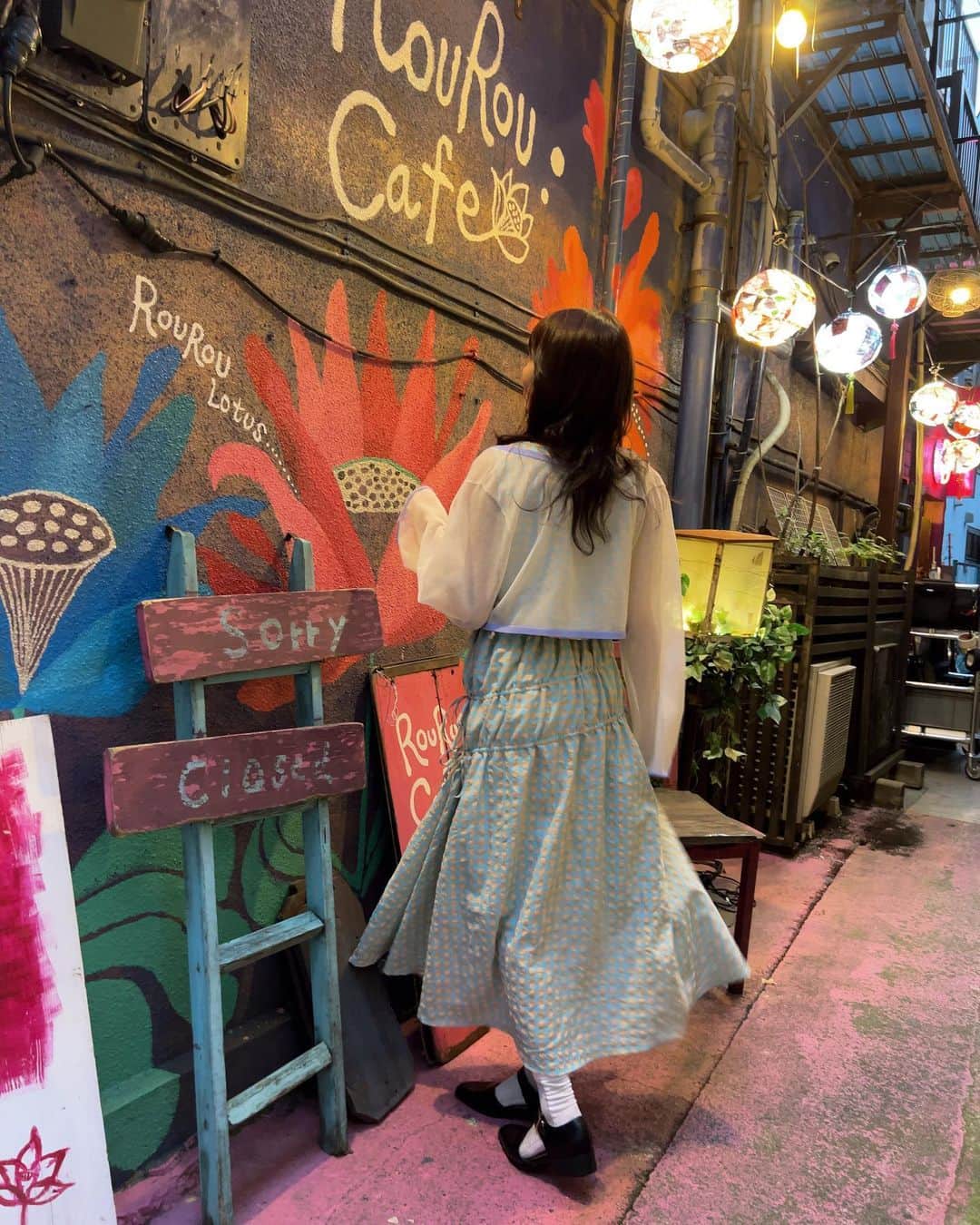 野島樺乃さんのインスタグラム写真 - (野島樺乃Instagram)「☺︎‬ . . . . 撮影offshot 衣装組み合わせが可愛いんだ~ . ここのカフェの提灯みたいなのも かわいかった♡ . . . @rouroucafe  #横浜中華街」8月6日 19時41分 - nojimakano_0906