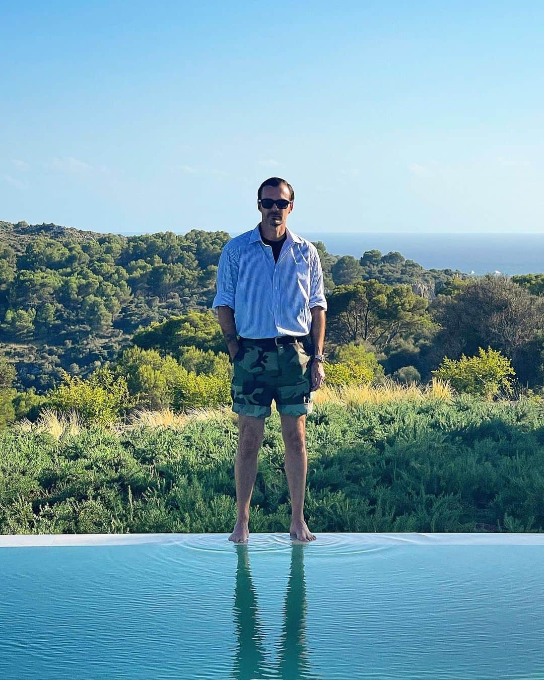 クリスヴァンアッシュのインスタグラム：「MENORCA, AUGUST 5th, CAMOUFLAGED  #krisvanassche #kris_van_assche」